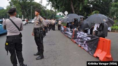 Dating a police officer in Jakarta