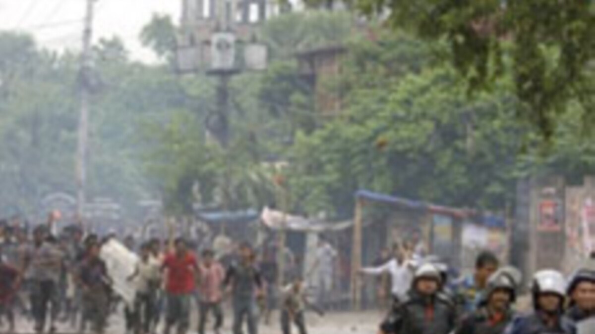 At Least 100 Injured In Day 2 Of Bangladesh Pay Protests