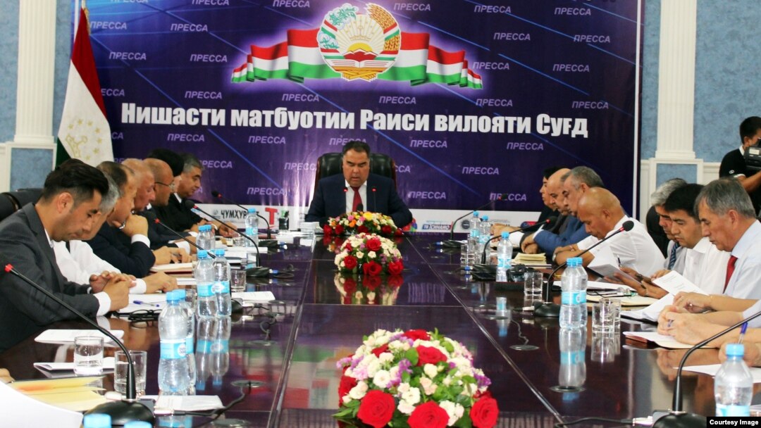 Sug‘d viloyatining raisi Rajabboy Ahmadzoda matbuot anjumanida, 1-avgust, 2019
