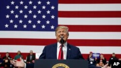 Tổng thống Trump trong cuộc vận động ở Pennsylvania hôm 10/3. 