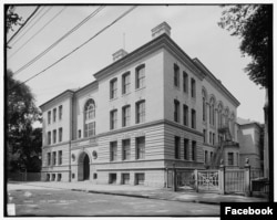 Original building of Lowell High School was moved to Kirk Street in the 1840s. This photo shows Lowell High School around 1900. (Facebook page of Lowell National Historical Park)