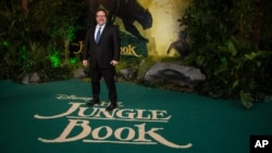 Sutradara Jon Favreau dalam pemutaran perdana film "The Jungle Book" di London, 13 April 2016 (Foto: dok)