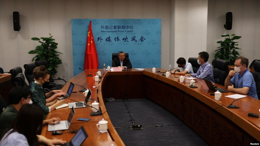 中国外交部军控司司长傅聪在2021年8月25日的媒体吹风会上讲话。(photo:VOA)