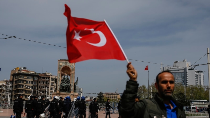 Fin de l'état d'urgence instauré en Turquie après le putsch manqué de 2016