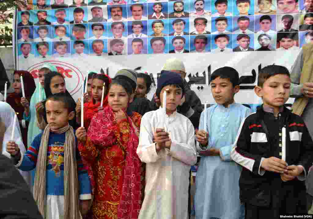 دوسری برسی کے موقع پر جمعہ کو پشاور میں تمام تعلیمی ادارے بند رہے۔