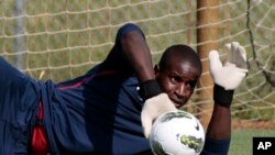 Bill Hamid dalam salah satu latihan menjelang pertandingan (foto: dok).