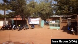 Façade du dispensaire de Wemtinga à Ouagadoigou, Burkina, 22 novembre 2016. VOA/Issa Napon.