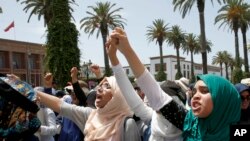 Des manifestantes devant le Parlement marocain, Rabat, le 11 juin 2017