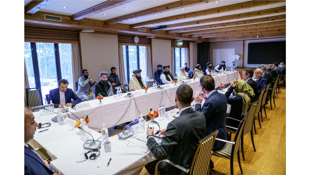 Perwakilan khusus internasional dan perwakilan dari Taliban bertemu di Hotel Soria Moria di Oslo, Norwegia 24 Januari 2022. (Foto: NTB/Stian Lysberg Solum via REUTERS)