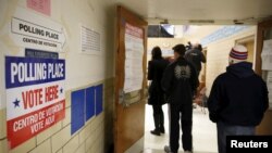 La Virginie est le premier Etat à voter mardi 1er mars, "Super Tuesday". Ici, un bureau de vote à Arlington. (REUTERS/Gary Cameron)