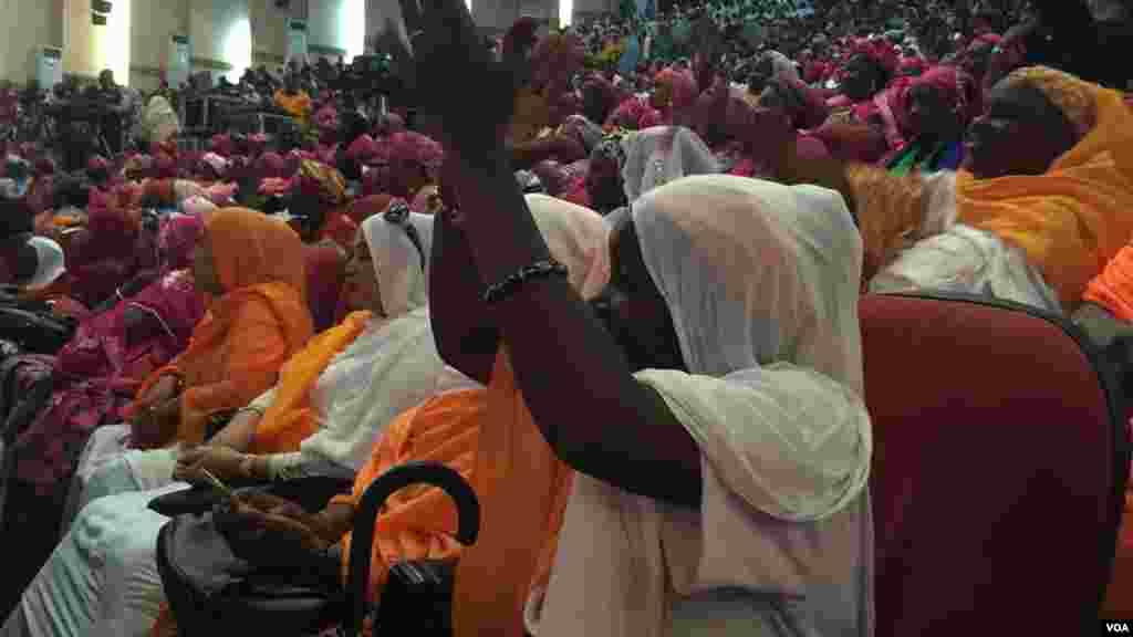 Plus d&rsquo;un millier de femmes des partis soutenant Mahamadou Issoufou se sont réunies, vendredi 18 mars au Palais de Congres de Niamey pour un meeting de campagne, Niamey 18 mars, 2016, Photo Bagassi Koura.