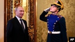 El presidente ruso Vladimir Putin continua solidificando su control sobre Rusia y el escenario mundial, según la revista Forbes.