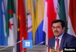 ປະທານ ອົງການ OPEC ລັດຖະມົນຕີ ກະຊວງພະລັງງານ ຂອງກາຕ້າ ທ່ານ Mohammed bin Saleh al-Sada ກ່າວຖະແຫລງ ໃນກອງປະຊຸມຖະແຫລງຂ່າວ ຫລັງຈາກກອງປະຊຸມ ຂອງອົງການ OPEC ໃນນະຄອນ Vienna, Austria, ວັນທີ 30 ພະຈິກ 2016.