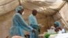 Bác sĩ phòng chống Ebola bị nhiễm virus