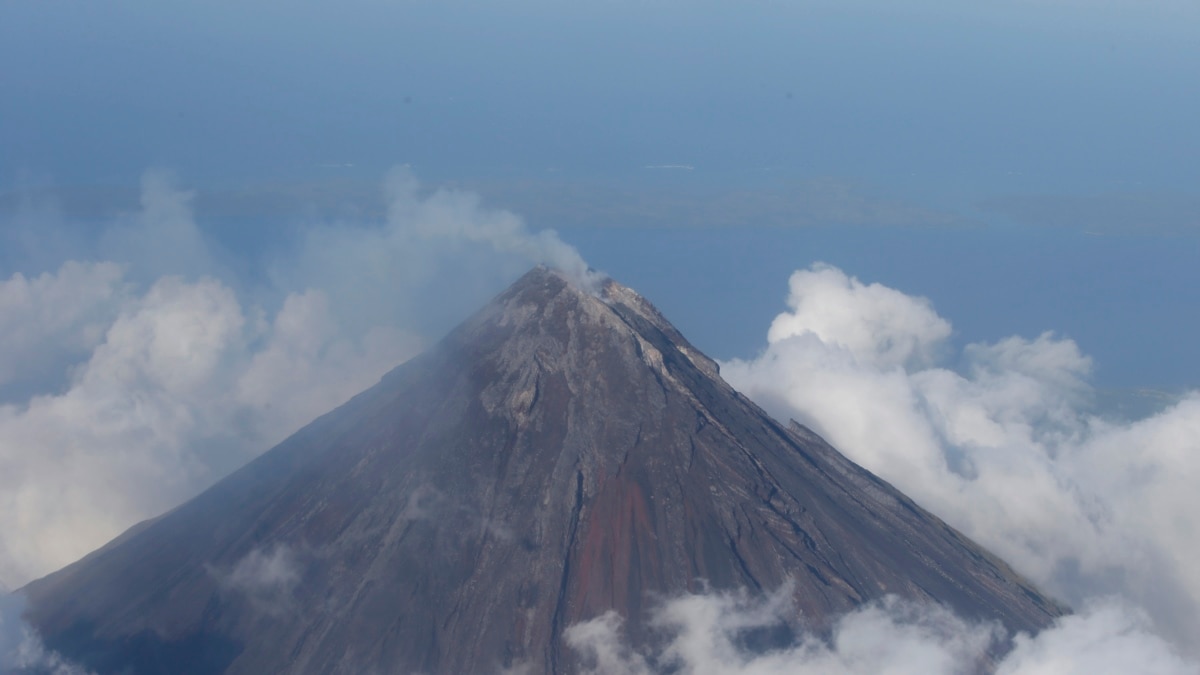 The Mayon Evacuation Myth and the Case for Volcanic Urbanism