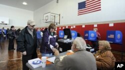 Американцы голосуют на президентских выборах. Лонг-Бич, штат Нью-Йорк. 6 ноября 2012 г.