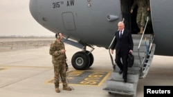 El secretario de Defensa, Jim Mattis, arriba a Kabul el 13 de marzo de 2018 en un viaje no anunciado a Afganistán.