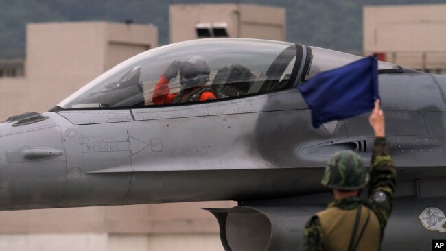 台湾空军F16战斗机座舱(2013年1月23日)