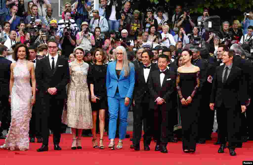 دنیا کے معروف ترین فلمی میلوں میں سے ایک فرانس کے کانز فلم فیسٹیول کا افتتاح 14 مئی کو ہوا۔
