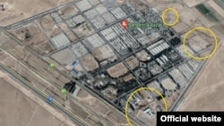 تصویری از گورستانی در مشهد که محل دفن اعدام شدگان ۶۷ در آن مشخص است. دایره بزرگتر محل ساخت یک بنا در این زمین است.