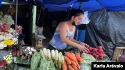 Los precios de alimentos en Centroamérica han experimentado una subida exponencial en los últimos meses, llevando la inflación de los países del Triángulo Norte a la mayor alza en la última década. (Foto VOA / Karla Arévalo)