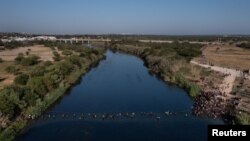 La frontera de EE. UU. con México sigue siendo el imán para los migrantes.