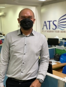 Muhammad Ramdhani, Executive Assistant ATS Vacations, berharap paket 'wisata vaksin' dapat membantu menggerakkan lagi perputaran roda bisnis travel agent yang terpuruk (VOA Indonesia).