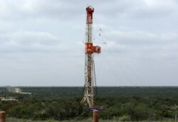 Texas eyaletinin batısındaki Permian Havzası'nda kaya gaz ve petrolü çıkarma çalışmaları