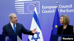 El primer ministro Netanyahu y la jefa de política exterior de la Unión Europea, Federica Mogherini, discuten el reconocimiento de Jerusalén durante una conferencia conjunta en Bruselas.