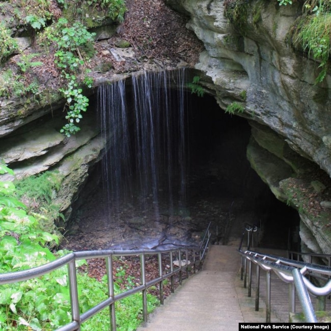 The historic entrance of Mammoth Cave