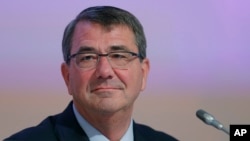 លោក Ashton Carter រដ្ឋ​មន្រ្តី​ក្រសួង​ការពារ​ជាតិ​របស់​អាមេរិក។