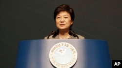 South Korean President Park Geun-hye delivers a speech during a ceremony to celebrate the March First Independence Movement Day in Seoul, South Korea, March 1, 2013.