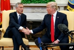 Stoltenberg i Trump tokom sastanka u Bijeloj kući