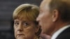 Путін розповів Меркель про часткову деескалацію навколо України