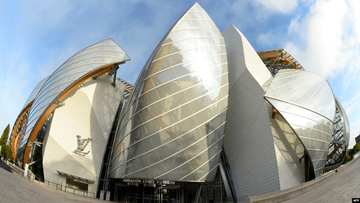 Gehry s Louis  Vuitton  Art Museum  Sails Onto Paris  Skyline