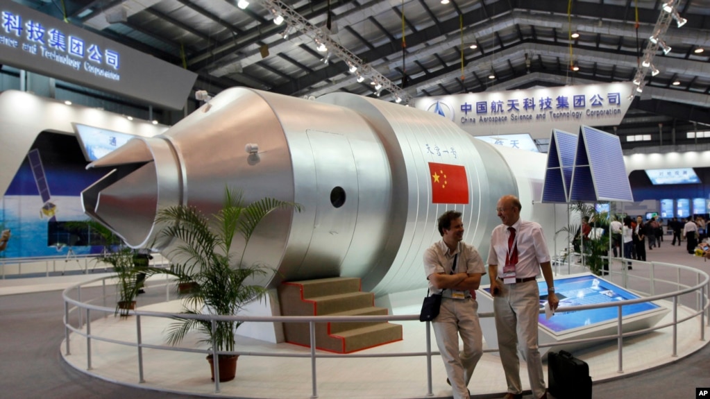 Modelo de la estaciÃ³n espacial Tiangong 1 en una exhibiciÃ³n aerospacial en 2010, en China.