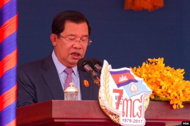 FILE - Prime Minister Hun Sen spoke at the annual ceremony to mark the anniversary of the fall of Khmer Rouge in 1979 at its headquarters in Phnom Penh, Jan. 7, 2017. (Hean Socheata/ VOA Khmer)