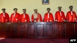 Les juges de la Cour constitutionnelle à Bujumbura, le 31 mai 2018.