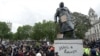 مجسمے گرانے کی تحریک: 'تاریخ میں مظلوم قوموں کی آواز بھی شامل کرنی چاہیے'