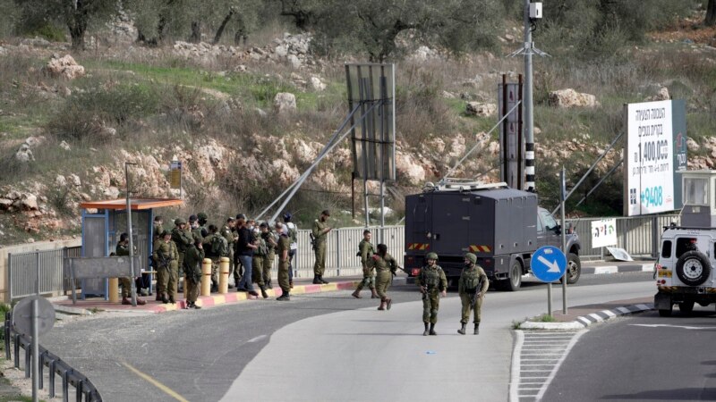 Israeli Troops Kill Knife-Wielding Palestinian in West Bank, Army Says