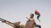 利比亚过渡委员会士兵暂停重镇战事