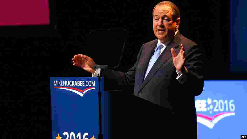 Mike Huckabee, ex-governador do Arkansas no lançamento da sua campanha, em Hope, 5 Maio 2016.