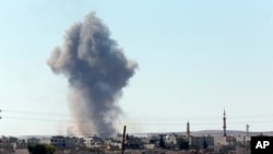 敘利亞城鎮科巴尼外冒起濃煙