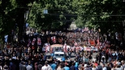 ანტი-გეი აქტივისტებმა, მართლმადიდებელი მღვდლების მონაწილეობით მარში გამართეს თბილისში, საქართველო, 2017 წლის 17 მაისი.