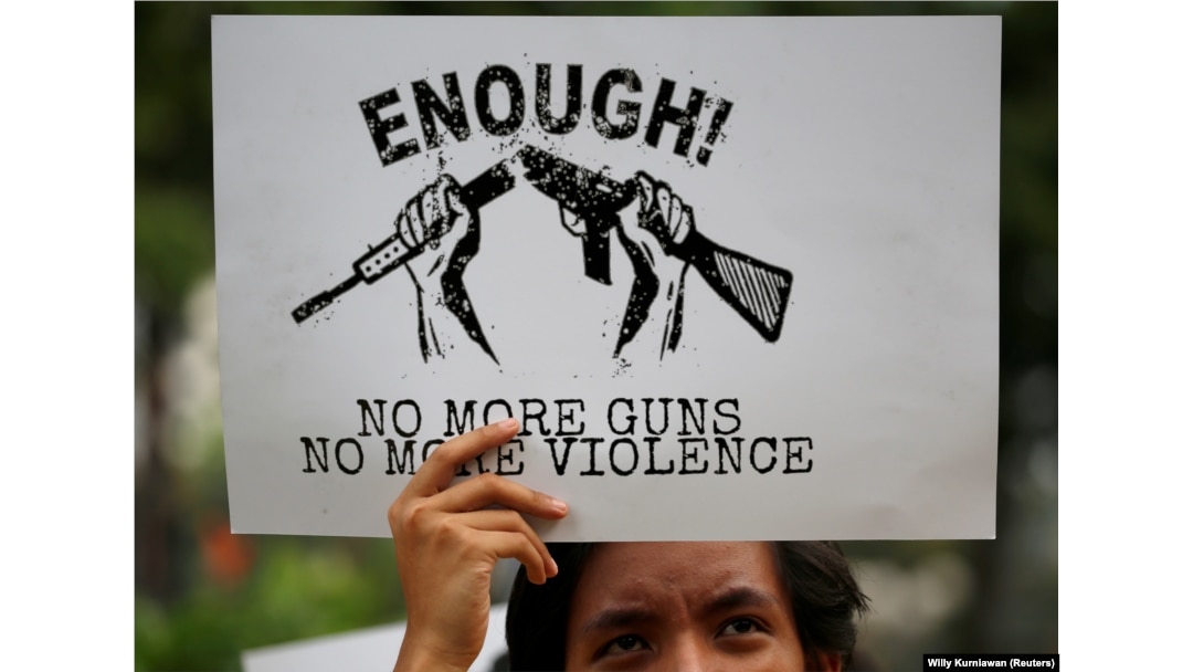Seorang mahasiswa saat melakukan aksi unjuk rasa pelanggaran HAM, korupsi dan tindakan sosial dan lingkungan, Jakarta, 28 Oktober 2019. (Foto: REUTERS/Willy Kurniawan)