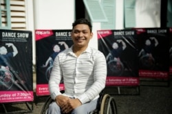 Kim Socheat, a former contender in Cambodia's Got Talent, once thought it was “crazy” to come and learn contemporary performance arts at Epic Arts Cambodia. Now his dream is to become an internationally recognized performer. (Rithy Odom/VOA Khmer)