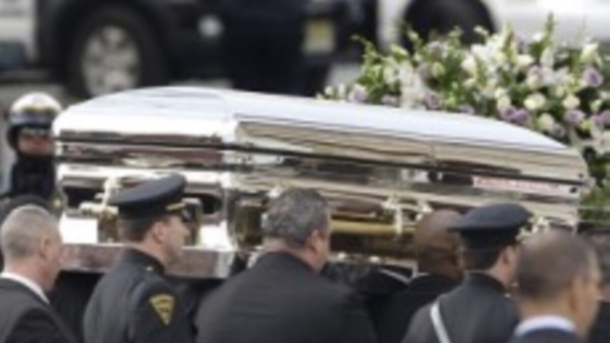 Whitney Houston Dans Son Cercueil Ouvert Etats-Unis : Whitney Houston inhumée dans l'Etat du New Jersey