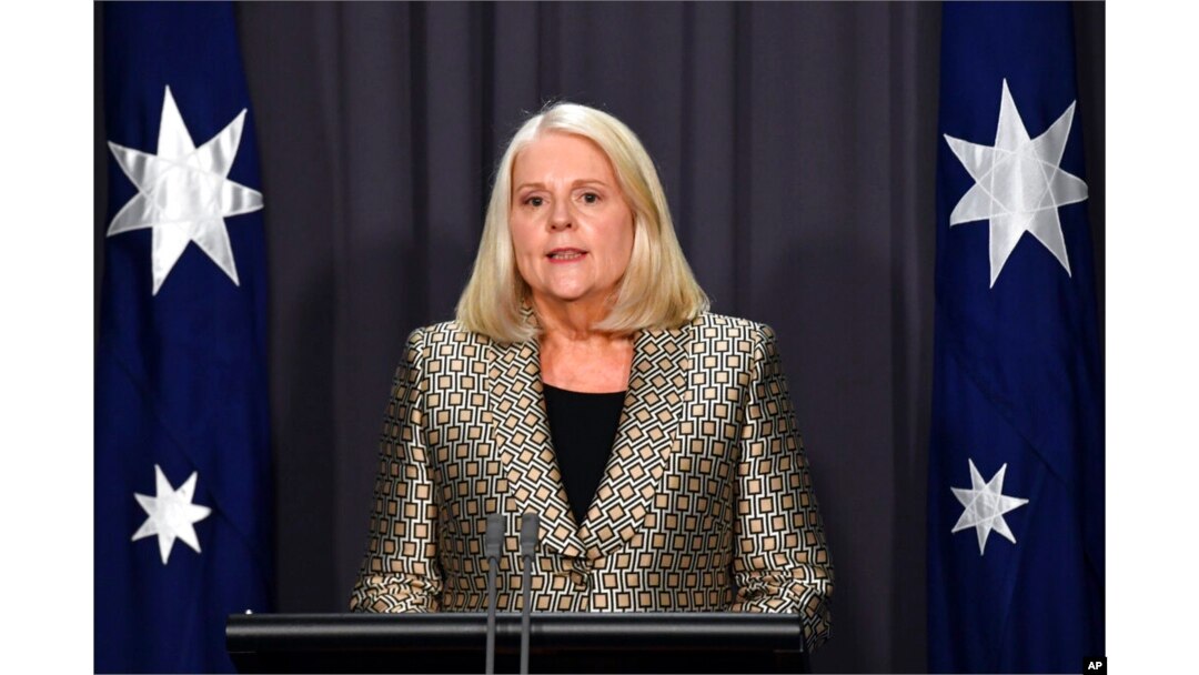 Menteri Dalam Negeri Australia Karen Andrews berpidato dalam konferensi pers di Gedung Parlemen di Canberra, Australia, Rabu, 24 November 2021. (Foto: Mick Tsikas/AAP Image via AP)
