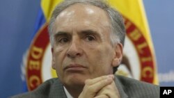 El diplomático francés Jean Arnault, será el enviado personal del Secretario General de la ONU para buscar una resolución pacífica a la crisis presidencial en Bolivia. Foto de archivo. AP.