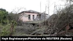 Une maison, qui, selon les habitants du Nagorny Karabakh, a été endommagée lors d'un récent bombardement par les forces azéries